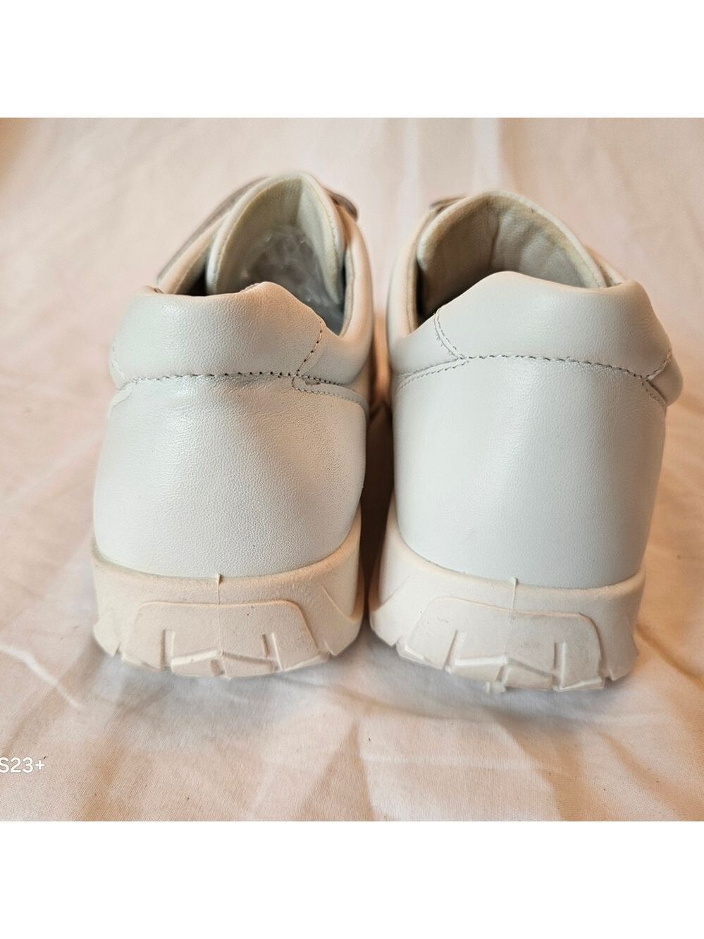Rohdes White Leather Velcro Strap Sneakers, Size 7.5, NWOT, Some Marks Vintage - Picture 3 of 11